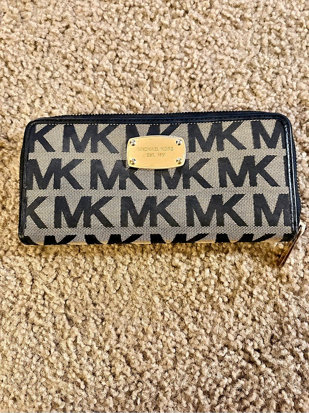Michael Kors Jet Set Travel Continental Monogram Wallet